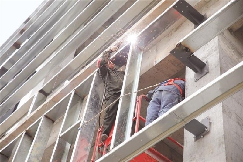 　　項(xiàng)目現(xiàn)場施工忙。 貴州日報(bào)天眼新聞記者 楊曦 攝